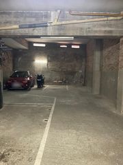 Parking coche  Carrer numància. Parking para coche