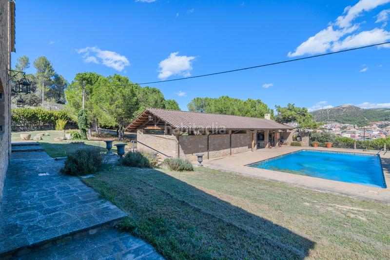 Foto 45c2072d-6ae1-42bb-bcdd-796bcae32f41. Casa con camino riscaldamento parcheggio piscina in Sant Vicenç de Castellet