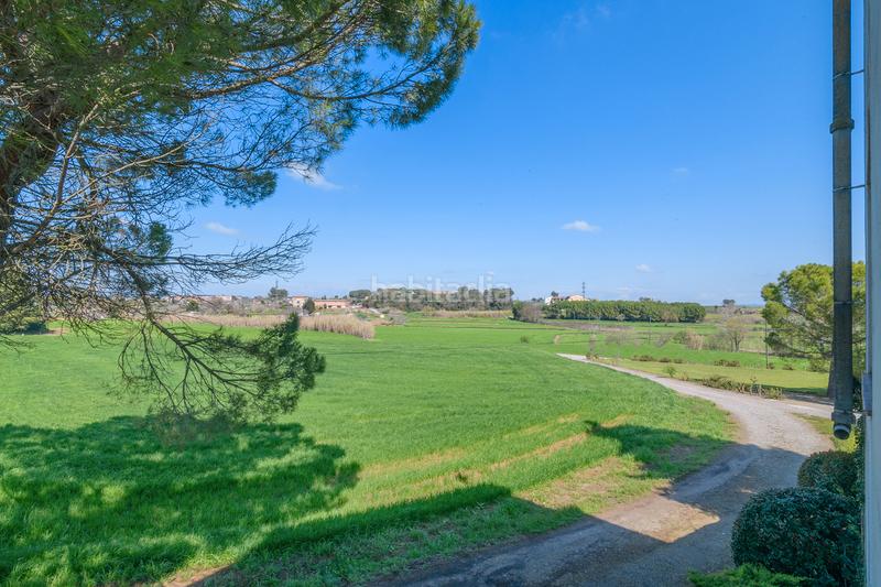 Foto a4d84747-c6f2-47f3-8585-329180359bf9. Masia amb calefacció aparcament piscina a Escodines Manresa