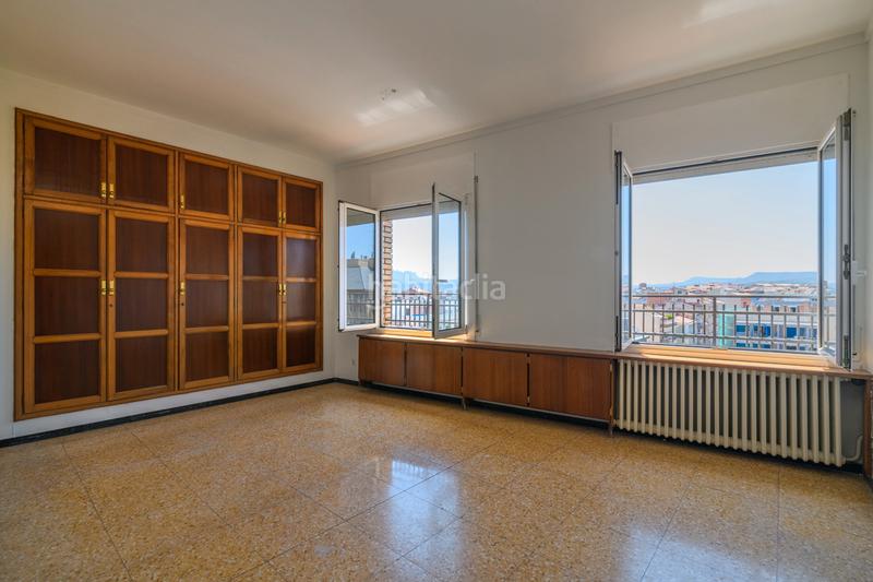 Foto 923da87d-46c2-4748-bd06-c06f3291b599. Àtic amb calefacció aparcament a Poble Nou Manresa