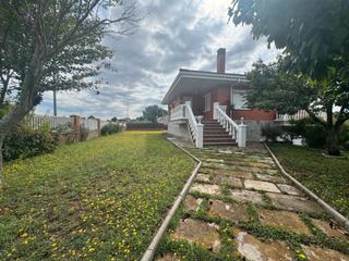 Chalet  Carrer roger d erill. Xalet en venta a canet de fals