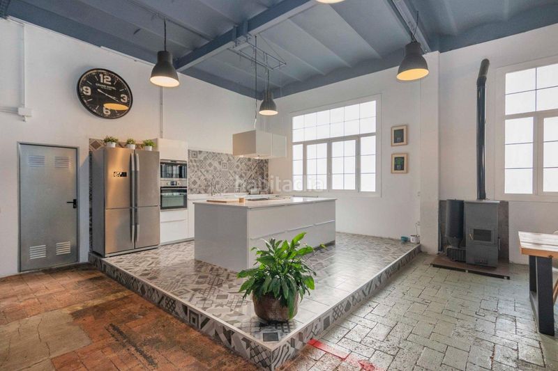 Foto 238ca1b2-8249-41dd-8d69-23d1635b8f2c. Loft amb calefacció a Plaça Catalunya Manresa