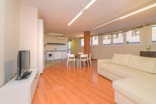 Ufficio  Passeig de la república. Oficina de segunda mano en buen estado en venta en el centro de