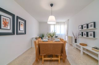 Pis a Bases de Manresa - Carretera de Santpedor. Piso 4 habitaciones zona parada