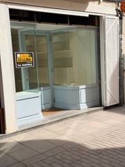 Miete Geschäftsraum in Carrer desclapers 15. Local en alquiler centro de malgrat