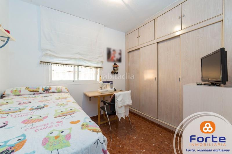 Foto 1beaf7a5-536c-4d54-9f2f-b0209bf89f0c. Dúplex estupenda casa duplex para entrar avivir junto al vial norte en Córdoba
