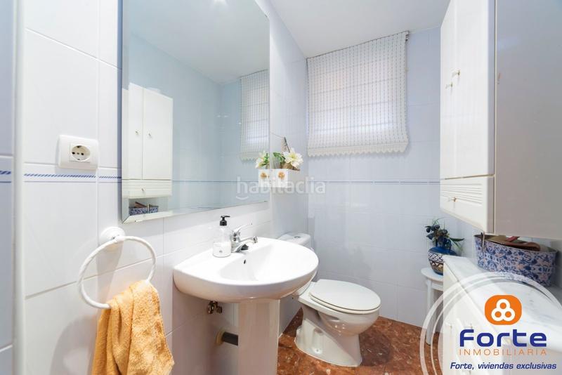 Foto ad9c3171-7d1c-4a66-a37f-7aad969bfe0e. Dúplex estupenda casa duplex para entrar avivir junto al vial norte en Córdoba