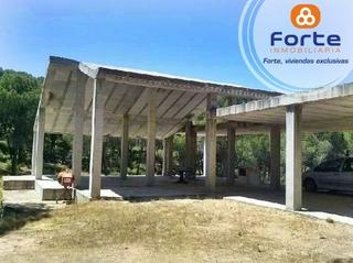 Terreno residenziale in Las Jaras. Terreno con casa en esqueleto situado en las jaras!!