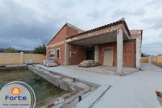Maison à Almodóvar del Río. Casa con parcela en cuevas bajas cordoba