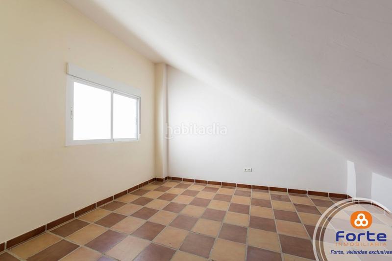 Foto 0fc8892b-2317-45c6-9623-667ef28335ab. Casa adosada estupenda casa adosada haciendo esquina en encinarejo en Córdoba
