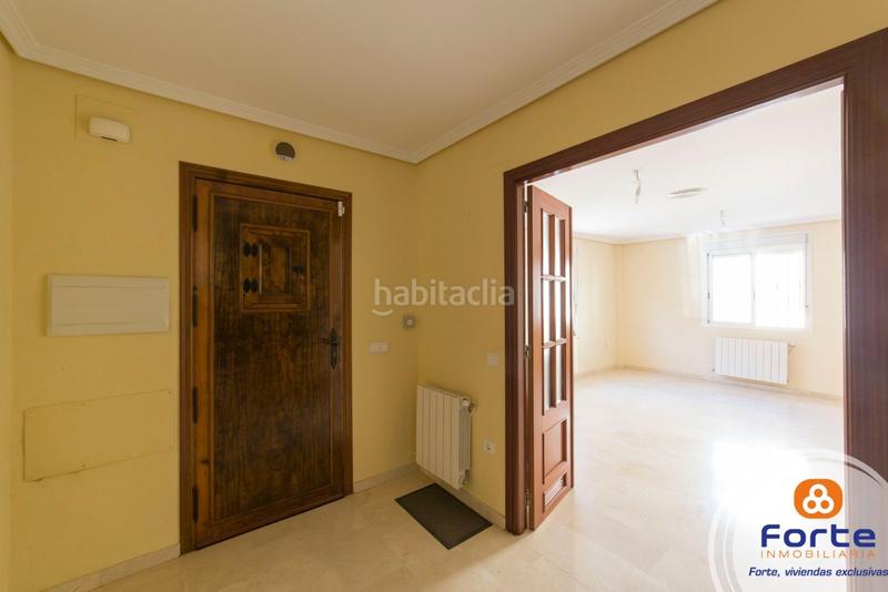Foto d48c5974-fb91-483b-bd70-b40fc86edfd7. Casa adosada estupenda casa adosada haciendo esquina en encinarejo en Córdoba