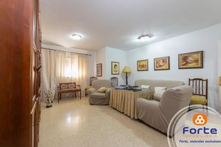 Pis a Sector Sur. Piso en venta en poligo guadalquivir