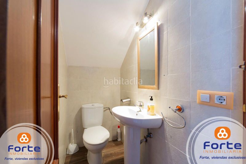 Foto 1c726376-7534-4f9e-bacd-1b1b014f2f9d. Casa adossada amb calefacció piscina a Guadalcázar