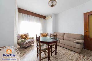 Appartement à Ciudad Jardín - Zoco. Inversion unica en buena zona de ciudad jardin