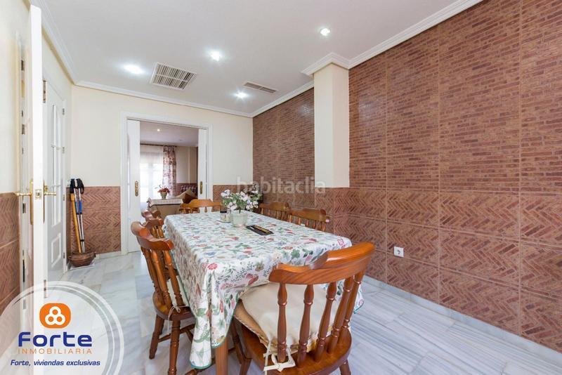 Foto b9665b6a-8b27-4371-ac27-f708f0be03af. Rent semi detached house with heating parking in Poniente-Norte - Miralbaida - Parque Azahara Córdoba