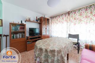 Pis a Sector Sur. Se vende piso en avd granada