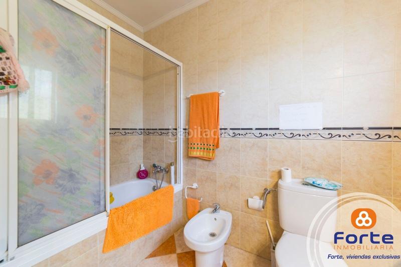 Foto 1939671c-1756-4194-a3ba-e995362a6332. Xalet amb calefacció aparcament piscina a Almodóvar del Río