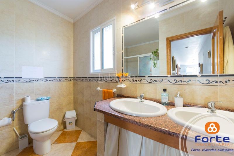 Foto 39710254-edd0-48a0-b5f1-a6c0c65b64a1. Xalet amb calefacció aparcament piscina a Almodóvar del Río