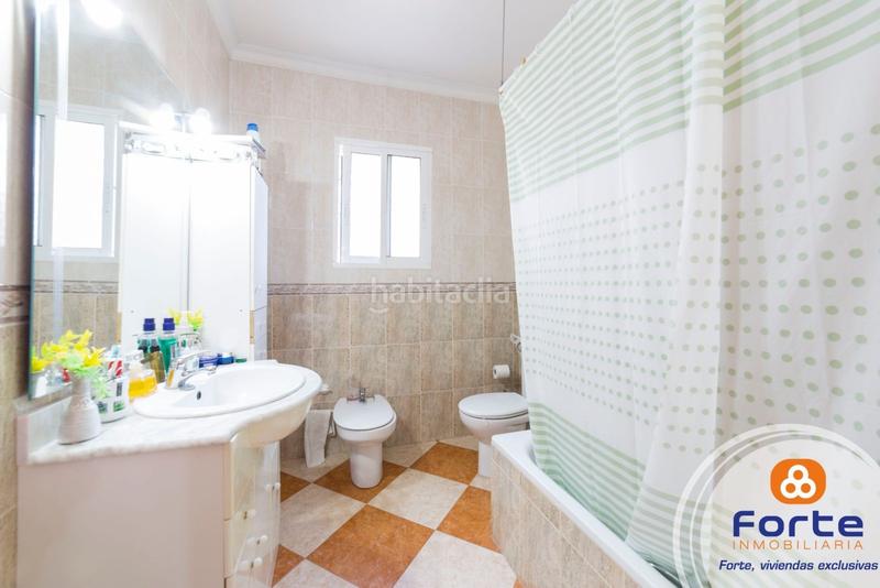 Foto d35cce87-5a21-44f3-b180-7fd43d3ba381. Xalet amb calefacció aparcament piscina a Almodóvar del Río