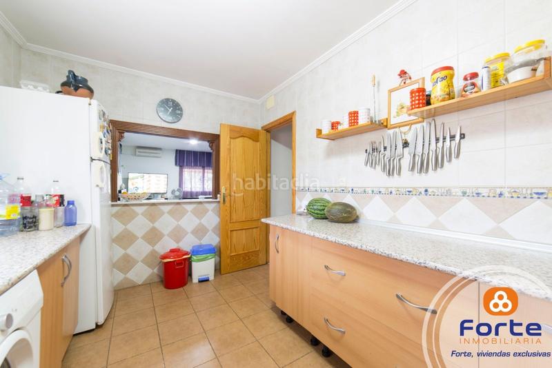 Foto d569d6fb-0189-400c-aa96-5535bf301176. Xalet amb calefacció aparcament piscina a Almodóvar del Río