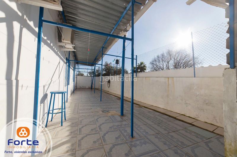 Foto ebe45045-c7ec-40f6-8add-817f8a14e486. Xalet amb piscina a Almodóvar del Río