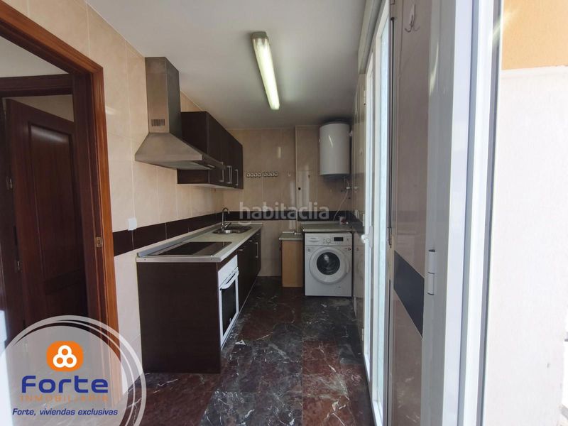 Foto ad2d6341-7c14-436d-8657-4c5d47d52e6e. Casa amb calefacció a Almodóvar del Río