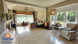 Casa a schiera in Paraíso Arenal - La Colina. Magnifico chalet adosado con piscina privada en paraiso arenal