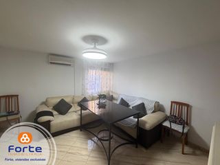 Appartement à Campo de la Verdad - Miraflores. Bonito piso en planta baja de tres dormitorios, sector sur