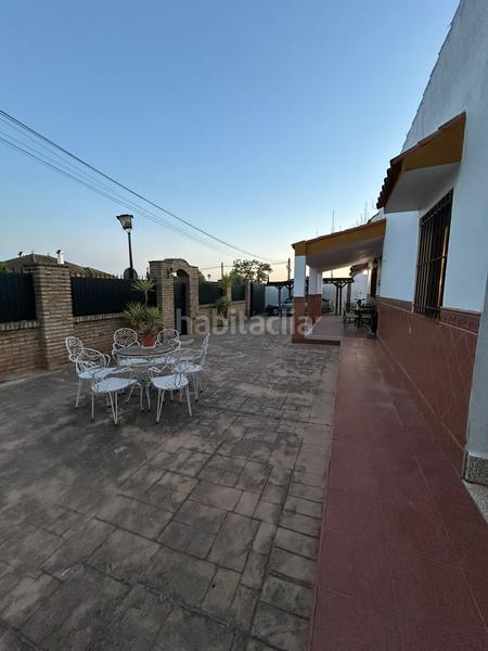 Foto 0cebb325-70b5-4fc0-afd8-12e676649ab2. Xalet amb xemeneia piscina a Oromana Alcalá de Guadaira