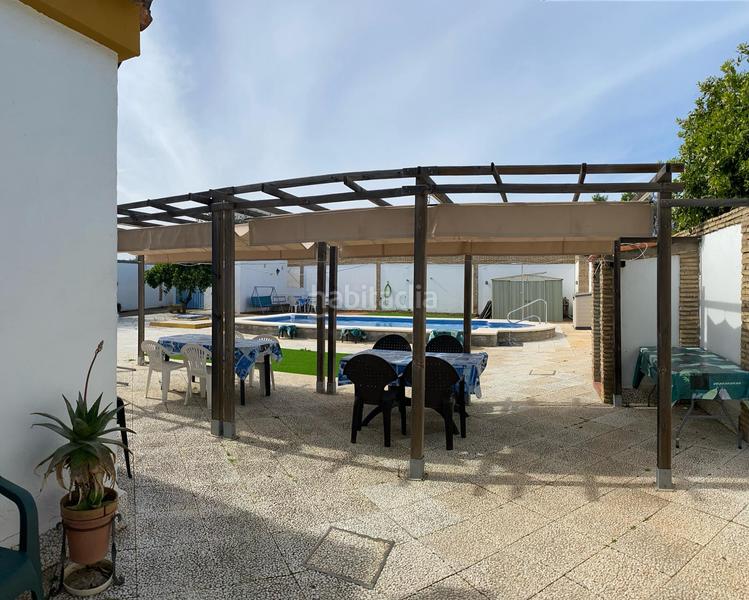 Foto 25a2f0f9-096f-40c6-914b-ab9c7f322f8a. Xalet amb xemeneia piscina a Oromana Alcalá de Guadaira