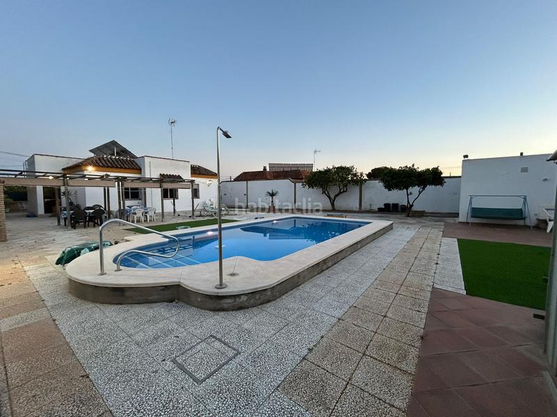 Foto 8538cb92-841b-46a1-9481-a6ce950b598f. Xalet amb xemeneia piscina a Oromana Alcalá de Guadaira