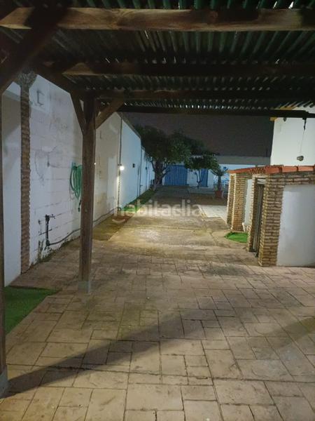 Foto ae73dc19-2116-475d-aa26-33b41ce98a3f. Xalet amb xemeneia piscina a Oromana Alcalá de Guadaira