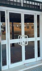 Local Comercial en Calle Violeta