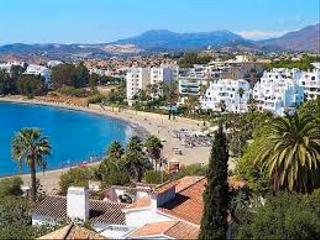 Edifici a Puerto de Estepona. Magnifico hotel en estepona