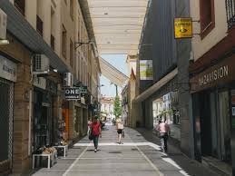 Gesch�ftsraum en Centro - Do�a Mercedes. Local comercial y plazas de garages sevilla