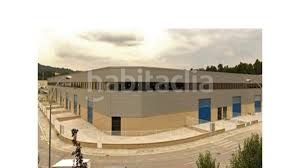 Foto b5ec6466-967a-4fd8-af8c-b0790c5353e1. Nau industrial a Lora del Río