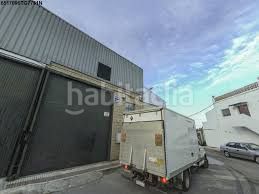 Foto bab4df5f-4903-45db-88df-30e7f276d652. Nau industrial a Lora del Río
