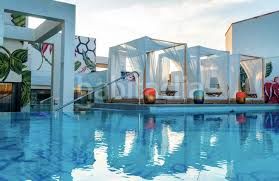 Foto 82dbf557-a54d-499e-8820-f39e51a861c3. Edificio con piscina in Raval Barcelona