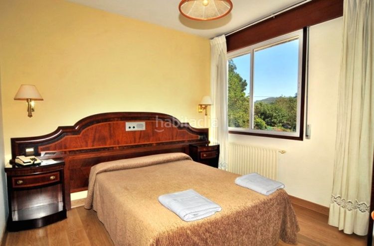 Foto 49c6b74c-5b2b-4144-909e-3870bab38862. Edificio hotel dos estrellas en Ensanche - Sar Santiago de Compostela