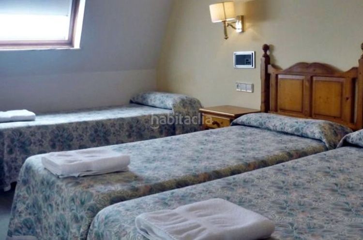 Foto 54ef36a4-9e3d-44b7-80a2-ba1238daa215. Edificio hotel dos estrellas en Ensanche - Sar Santiago de Compostela