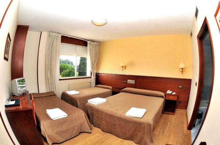 Foto 667cec72-eae9-43f5-8015-f542be00b0de. Edificio hotel dos estrellas en Ensanche - Sar Santiago de Compostela