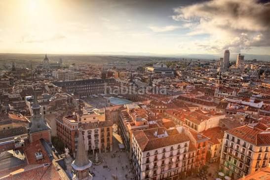 Foto c874c80d-2d27-4523-a926-9a68f1ea80ae. Edifici a Sol Madrid