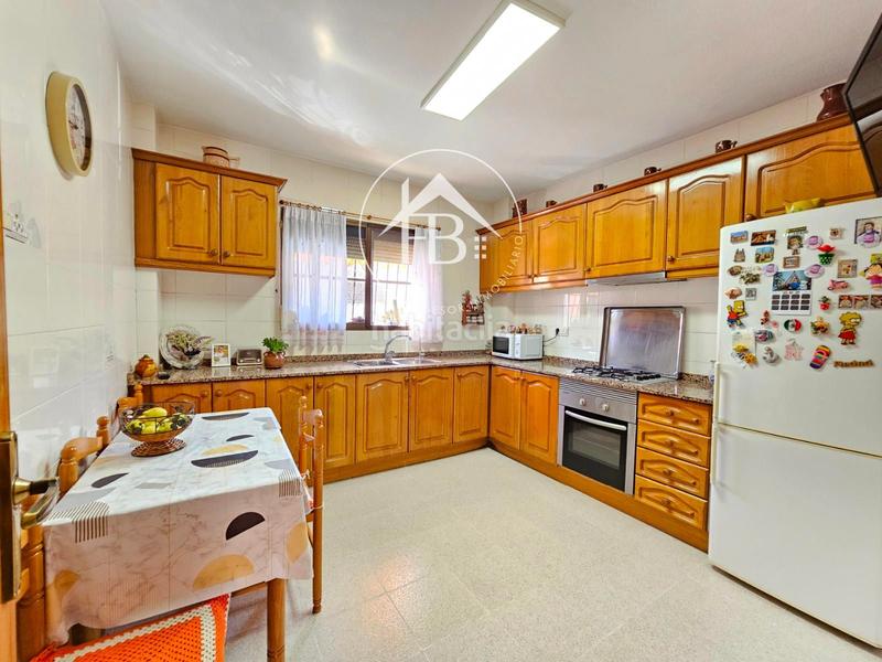 Foto 69f89a2c-d89c-452d-a45d-fcef5ebb969a. Casa a schiera con riscaldamento parcheggio in Centro Mutxamel