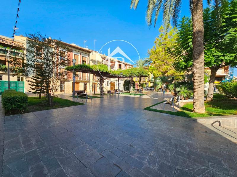 Foto 86aedf53-a918-4d5d-a03b-57a03d0acd02. Casa a schiera con riscaldamento parcheggio in Centro Mutxamel