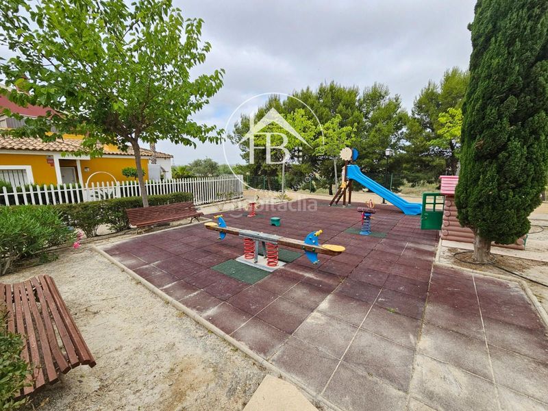 Foto c1ff5e36-c8a4-447e-b891-8e09b6b3617b. Casa adossada amb aparcament piscina a Bonalba-Cotoveta Mutxamel