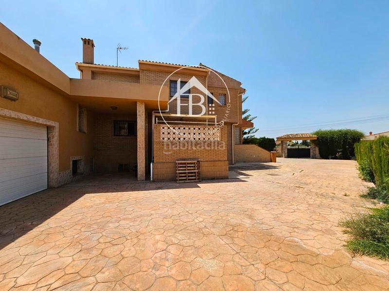 Foto 0079ba95-0d23-49ed-8a43-7bcbe9b5a204. Chalet con parcheggio in La Huerta Mutxamel
