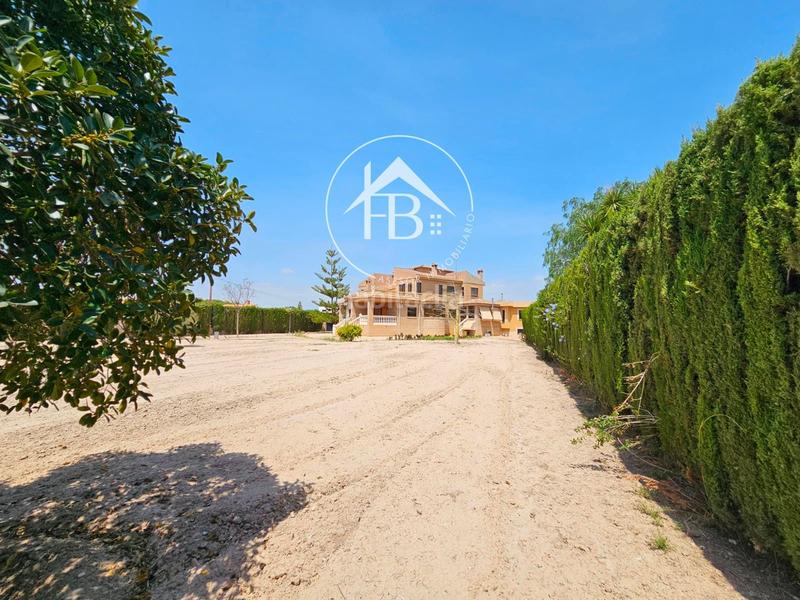 Foto 6f4ebee8-5d95-44be-b4ce-11ed359c4dbd. Chalet con parcheggio in La Huerta Mutxamel