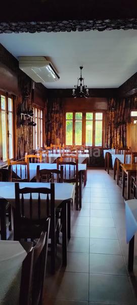 Foto ae188828-68db-4f04-9caf-a9c75ddf73be. Casa se vende restaurante totalmente equipado situado en una casa con parcela al pie de la n550 en Oroso