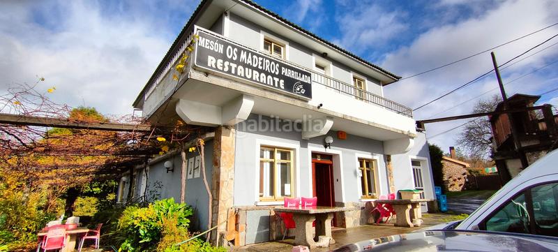 Foto f953c30d-afe7-427f-8b01-3d9e51c8a9a7. Casa se vende restaurante totalmente equipado situado en una casa con parcela al pie de la n550 en Oroso