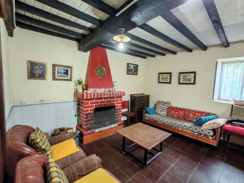 Foto ae93687f-cda4-40e5-9ca9-3d6416105b97. Casa amb xemeneia aparcament a Pino (O)